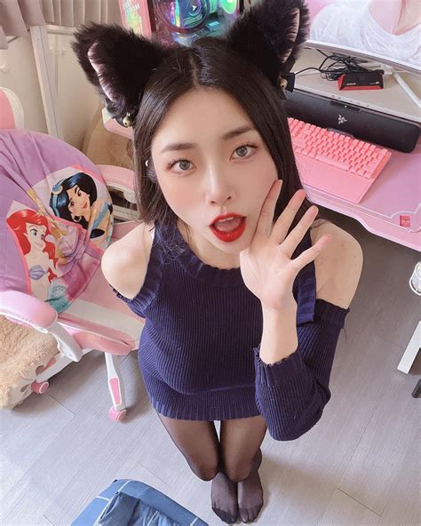 Asian catgirl leaks OF