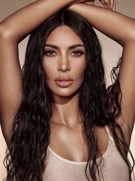 KIM KARDASHIAN