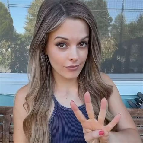 Bri Blossom (briblossom - briblossomvip)