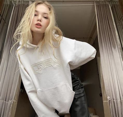 RUSSIAN TEEN SUCK DICK 40+ ANY PHOTOS