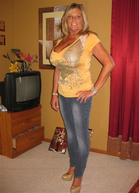 ⛔MEGA SLUTTY WHITE MILF - PERFECT FOR EWHORING⛔