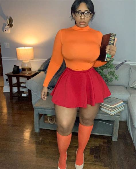 ⭐🔥SUPER HOT THICK BRUNETTE COSPLAYING LATINA🔥⭐