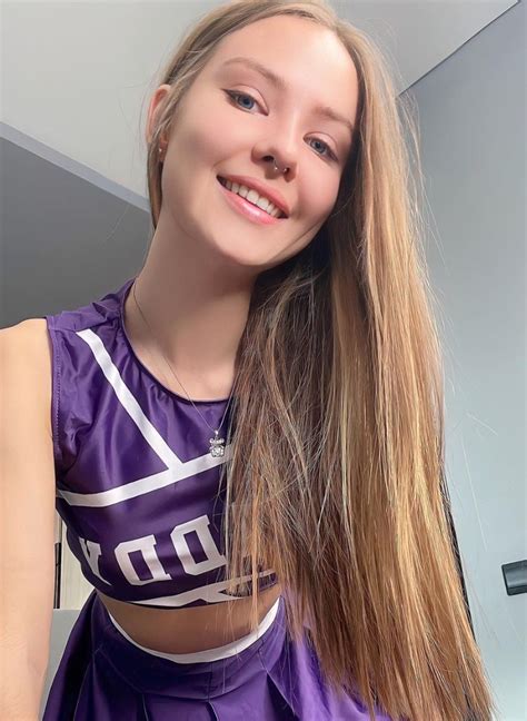 Fansly Teen Tinyangelx leaks OF