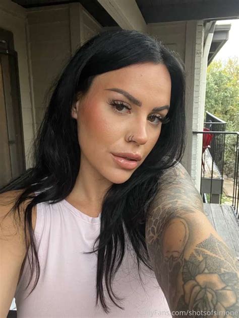 ShotsofSimone leaks OF