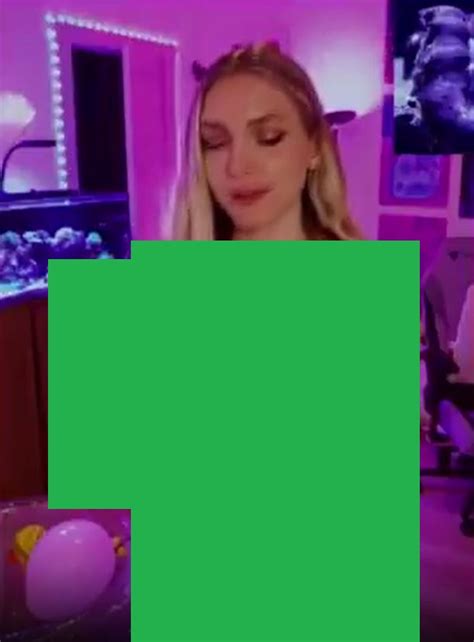 Twitch Novaruu leaks OF