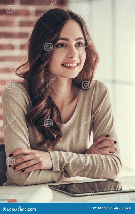 ⚜️BEAUTIFUL FEMALE STUDENT WHO IS PLUMP AND SMOOTH WHITE⚜️