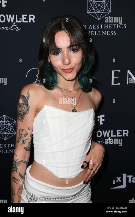 Kennedy Jaye (KJ) (kennedyjaye - thekennedyjaye)