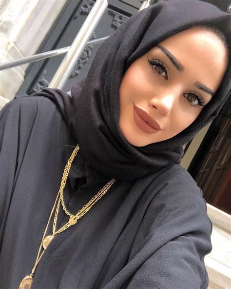 Unique Arab Hijab Amateur Videos – UAP001