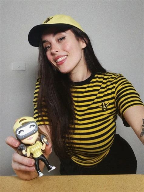 Bee - heyimbee