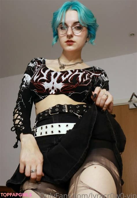 Lyra Crow leaks OF