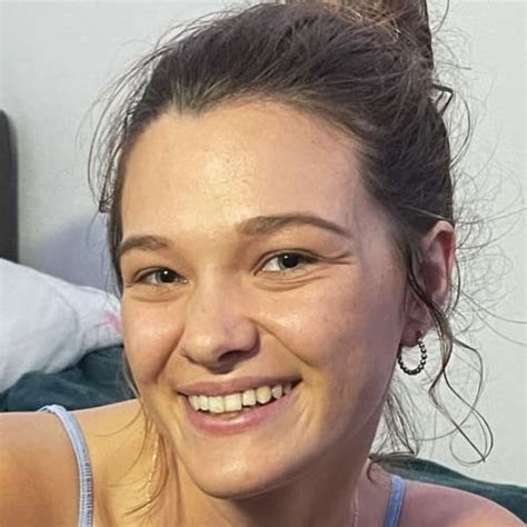 Linzi Little (Linzi Lit) (hang10toess)