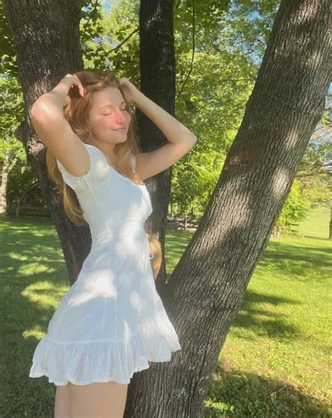 Bella Bumsy