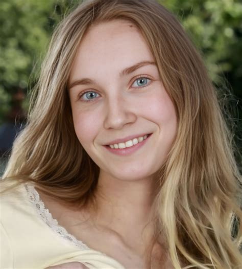 claire roos