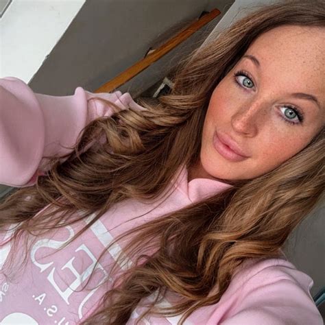 ❄️ KYLIE KARMA BUSTY MILF TEEN GIRL LEAK ❄️