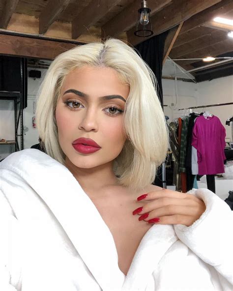 Kylie Jenner - kyliejenner