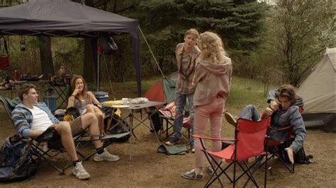Amy Lennox,Roxanne McKee - Wrong Turn 5: Bloodlines(2012)
