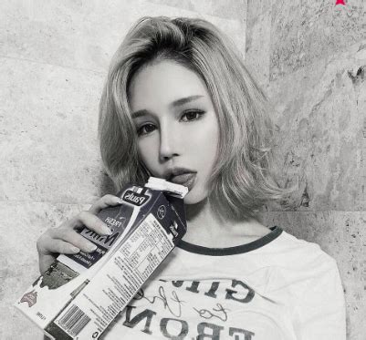 HOT Yui Xin