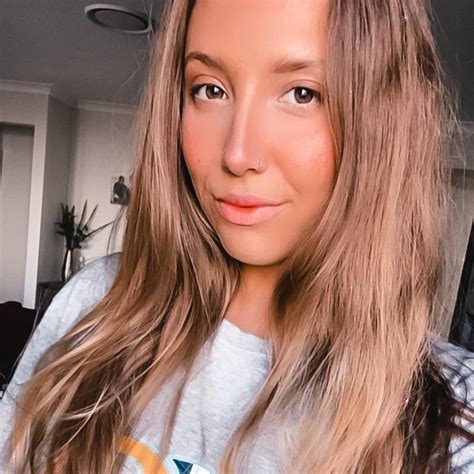 YourGirlAnge (yourgirlange2.0)