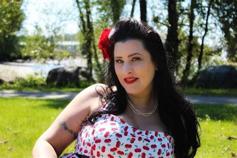 Lilly Rae - LillyRaeTv - lillyrae