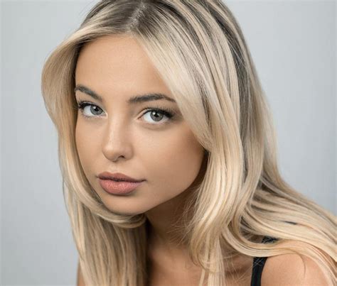 Emma Kotos - emmakotos