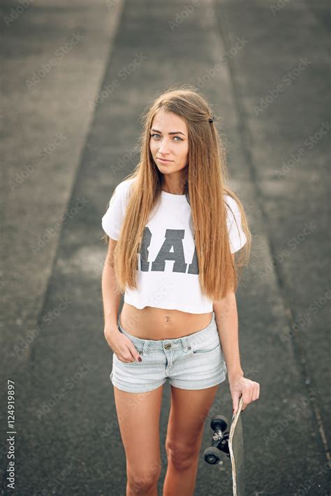 💫CUTE TEEN GIRL WITH A SEXY BODY | PICS & VIDEOS 💫